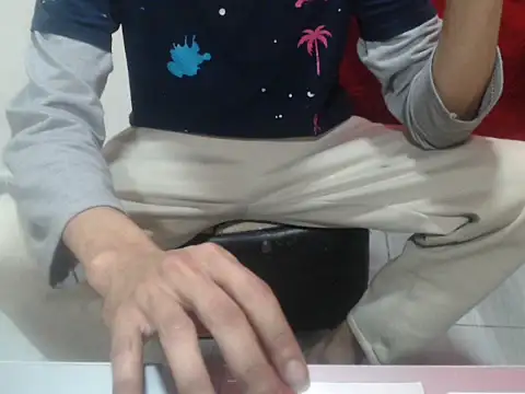 Snapshot of hedocock21 chatting on 09-09-25, 06:29 hedocock21 online show from 09-09-25, 06:29