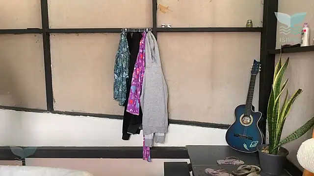 IsusSun online show from 12-21-25, 04:47