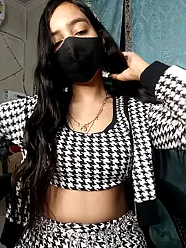 Parinaaz18 online show from 12-20-25, 02:07