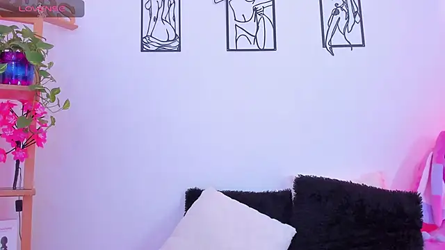 EmillySanders online show from 05-27-26, 10:07