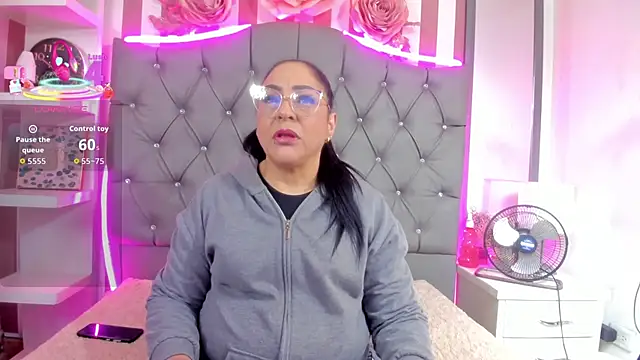 Gina Myers online show from 11-08-25, 12:16