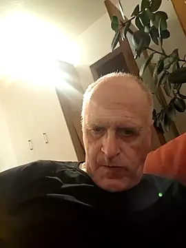 Milkasahne64 online show from 10-29-25, 05:58