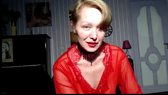 Snapshot of Marquise555 chatting on 09-25-25, 06:44 Marquise555 online show from 09-25-25, 06:44