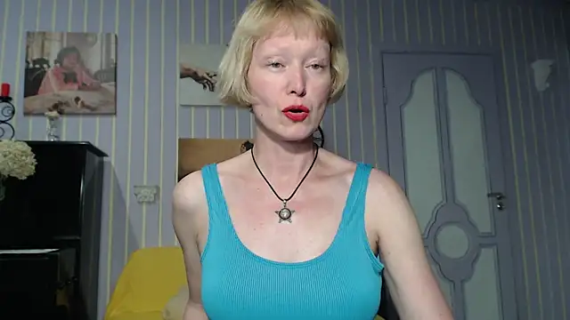 Snapshot of Marquise555 chatting on 08-03-26, 05:38 Marquise555 online show from 08-03-26, 05:38