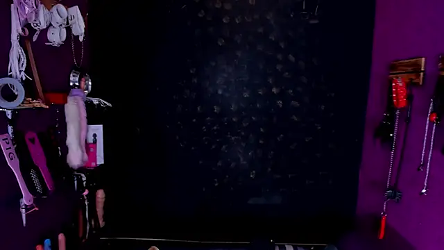 Alexa Slave online show from 09-17-25, 02:08