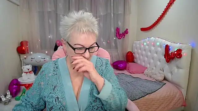 KayleSmoll online show from 02-15-25, 04:36