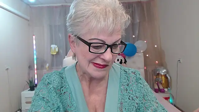 KayleSmoll online show from 10-04-25, 07:12