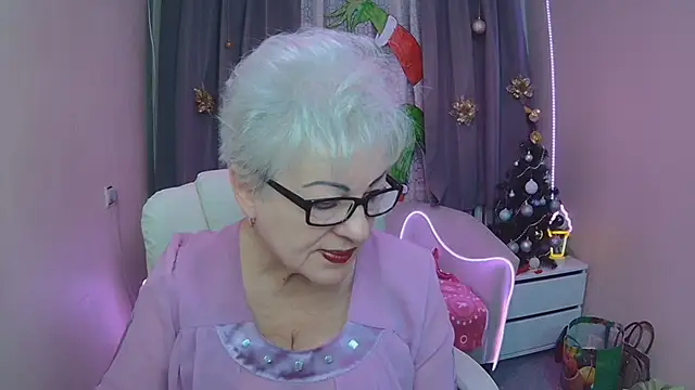 KayleSmoll online show from 12-18-25, 07:31