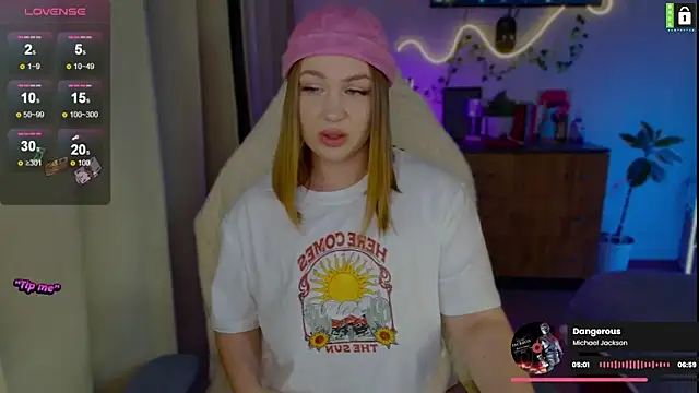 -LinaLove- online show from 06-14-26, 08:22
