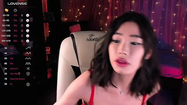 Snapshot of sensualily chatting on 12-27-24, 06:31 sensualily online show from 12-27-24, 06:31