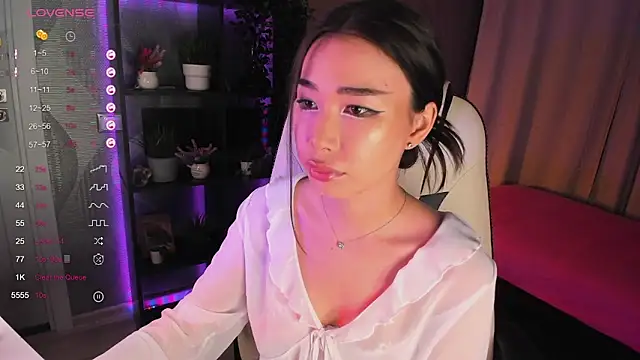 Snapshot of sensualily chatting on 09-13-25, 03:56 sensualily online show from 09-13-25, 03:56