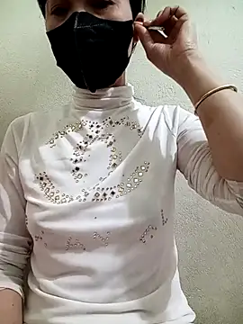 Snapshot of YunLem chatting on 02-14-25, 02:33 YunLem online show from 02-14-25, 02:33