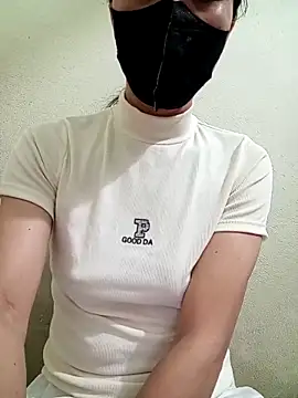 Snapshot of YunLem chatting on 02-18-25, 02:27 YunLem online show from 02-18-25, 02:27