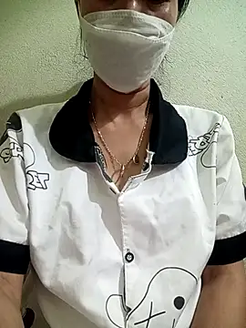 Snapshot of YunLem chatting on 03-08-25, 03:24 YunLem online show from 03-08-25, 03:24