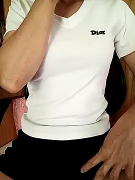 Snapshot of YunLem chatting on 10-05-25, 01:59 YunLem online show from 10-05-25, 01:59