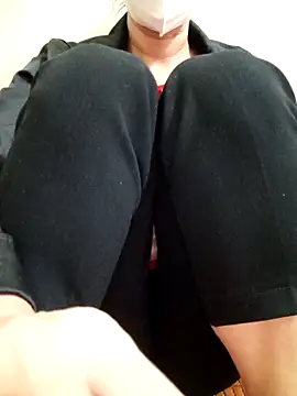 Snapshot of YunLem chatting on 11-03-25, 08:15 YunLem online show from 11-03-25, 08:15