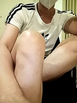 Snapshot of YunLem chatting on 11-15-25, 01:29 YunLem online show from 11-15-25, 01:29