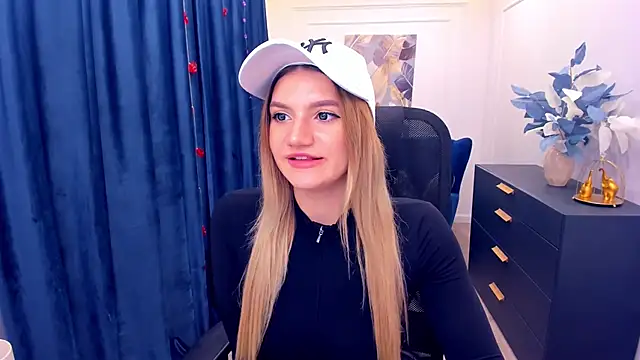 SelenaeMoore online show from 11-13-25, 07:35