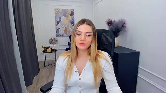 SelenaeMoore online show from 02-26-26, 04:33