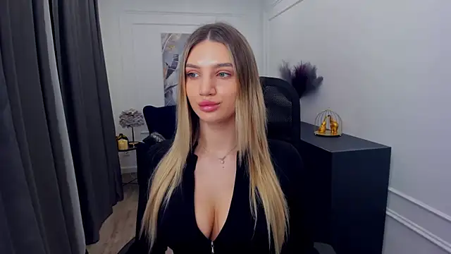 SelenaeMoore online show from 03-06-26, 03:36