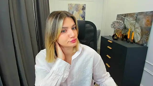 SelenaeMoore online show from 03-29-26, 03:39