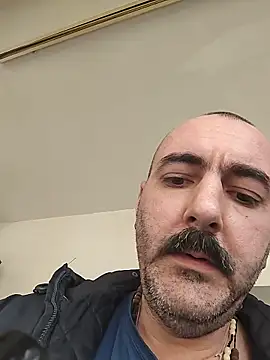 Snapshot of Maryo0001 chatting on 11-04-25, 12:04 Maryo0001 online show from 11-04-25, 12:04