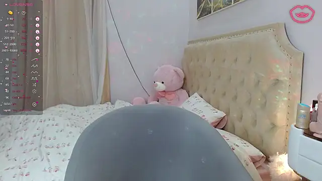 Ly     online show from 02-12-25, 01:06