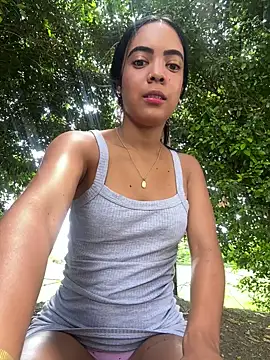 NAUGHTY LITTLE 18 online show from 04-11-26, 04:33