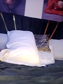 Cherriikenzie online show from 10-24-25, 08:16