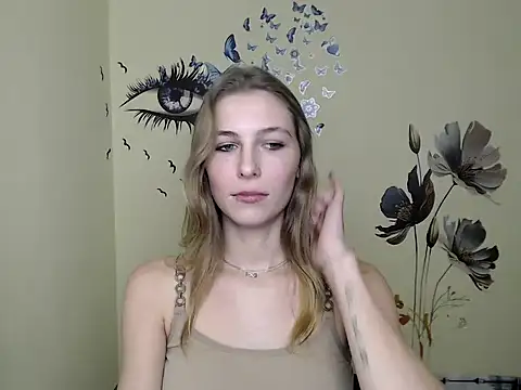 Snapshot of StrangerGi chatting on 12-04-24, 04:05 StrangerGi online show from 12-04-24, 04:05