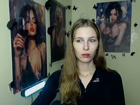 Snapshot of StrangerGi chatting on 11-08-25, 07:08 StrangerGi online show from 11-08-25, 07:08