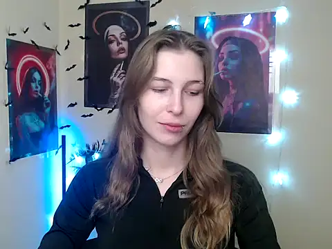 Snapshot of StrangerGi chatting on 12-17-25, 07:14 StrangerGi online show from 12-17-25, 07:14