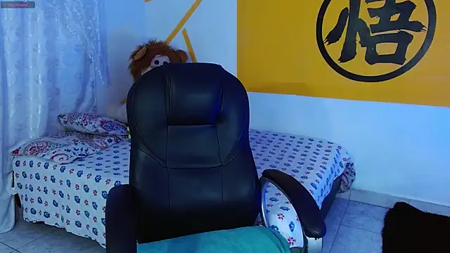 Snapshot of Matthew_Boy_ chatting on 12-21-24, 05:14 Matthew Boy online show from 12-21-24, 05:14