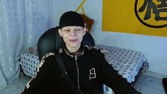 Snapshot of Matthew_Boy_ chatting on 12-24-24, 05:49 Matthew Boy online show from 12-24-24, 05:49