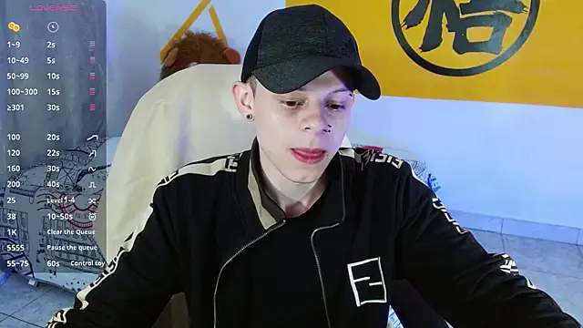 Snapshot of Matthew_Boy_ chatting on 01-13-25, 05:01 Matthew Boy online show from 01-13-25, 05:01