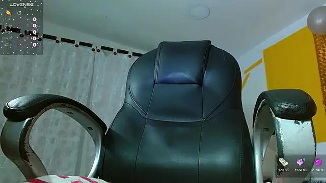 Snapshot of Matthew_Boy_ chatting on 01-28-25, 04:39 Matthew Boy online show from 01-28-25, 04:39