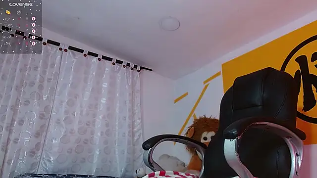 Snapshot of Matthew_Boy_ chatting on 02-05-25, 08:43 Matthew Boy online show from 02-05-25, 08:43