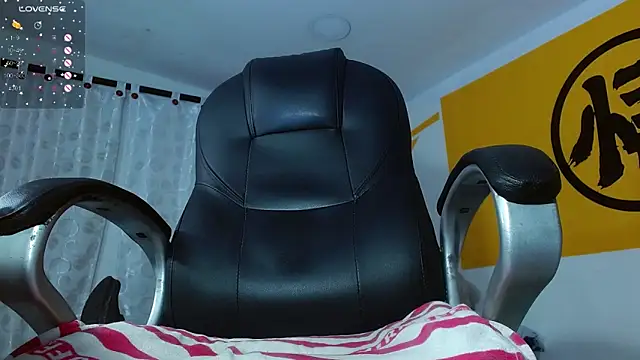 Snapshot of Matthew_Boy_ chatting on 02-13-25, 08:17 Matthew Boy online show from 02-13-25, 08:17