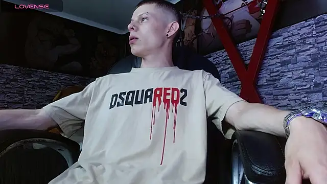 Snapshot of Matthew_Boy_ chatting on 03-12-25, 09:35 Matthew Boy online show from 03-12-25, 09:35