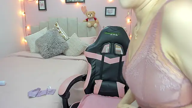 emilyharrix online show from 02-04-26, 09:20