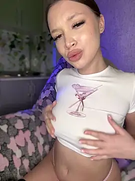 Snapshot of bunnyrich chatting on 12-19-24, 11:25 bunnyrich online show from 12-19-24, 11:25