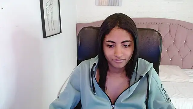 shaneelle online show from 11-05-25, 03:06