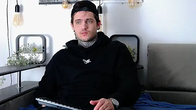 CarterCole online show from 03-03-25, 01:31