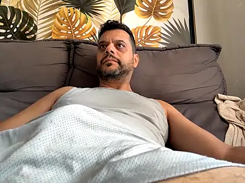 HornyBeachBoyBR online show from 04-13-26, 02:00