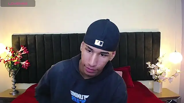 soft attraction online show from 02-18-26, 07:54