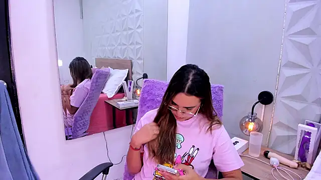 Stacey white  online show from 02-19-26, 08:16