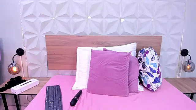 Stacey white  online show from 03-27-26, 07:57