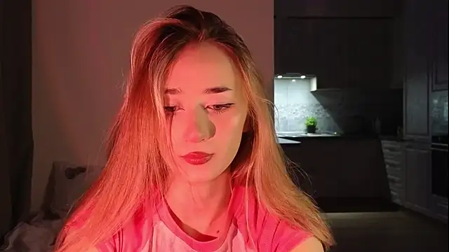 Snapshot of VikiSea chatting on 02-22-25, 06:08 VikiSea online show from 02-22-25, 06:08