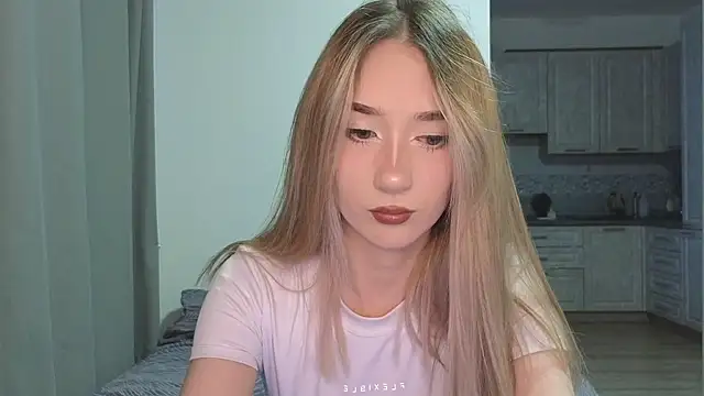 Snapshot of VikiSea chatting on 03-20-25, 02:10 VikiSea online show from 03-20-25, 02:10