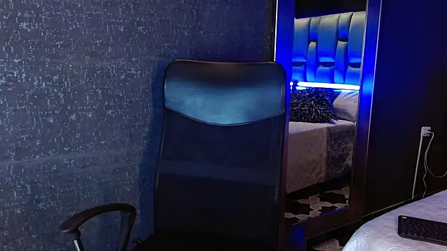 AmmyJones  online show from 07-18-26, 06:45